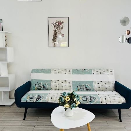 Sweet Apartment In Kutaisi Luaran gambar