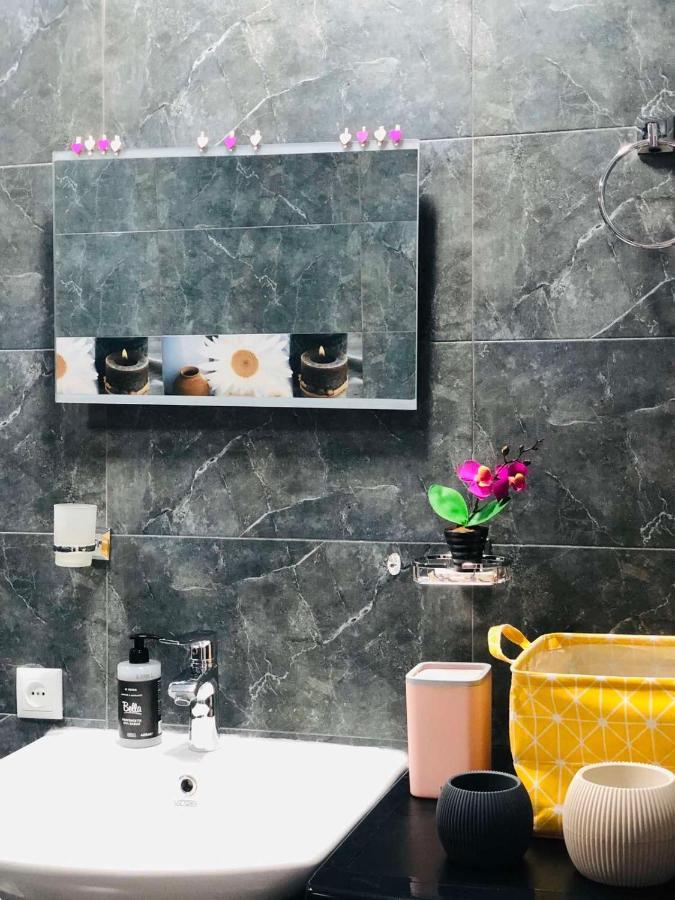 Sweet Apartment In Kutaisi Luaran gambar