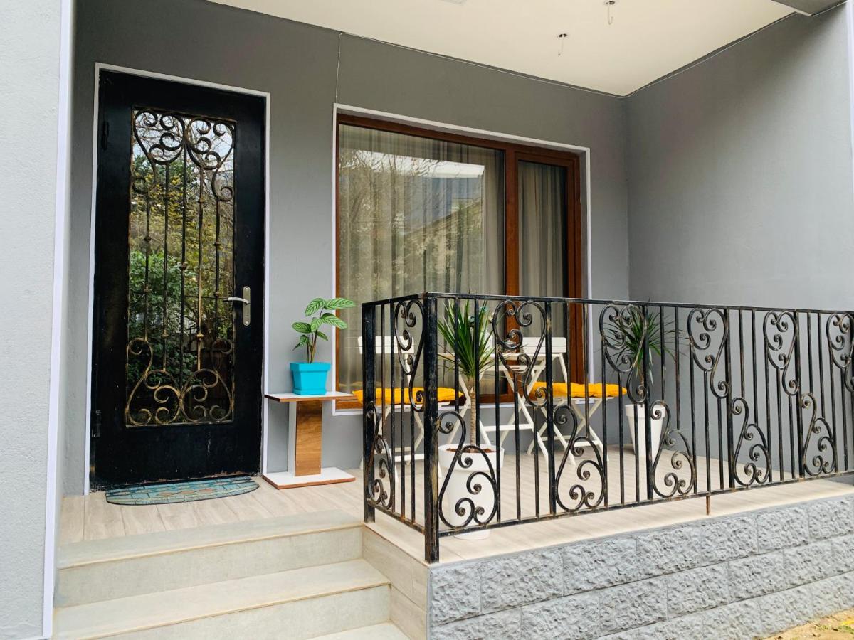 Sweet Apartment In Kutaisi Luaran gambar