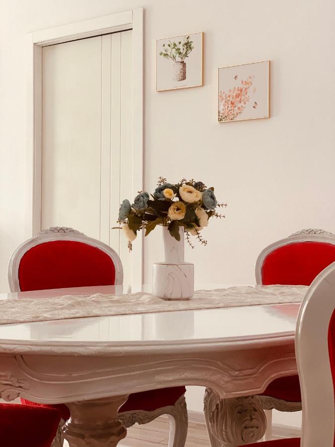 Sweet Apartment In Kutaisi Luaran gambar